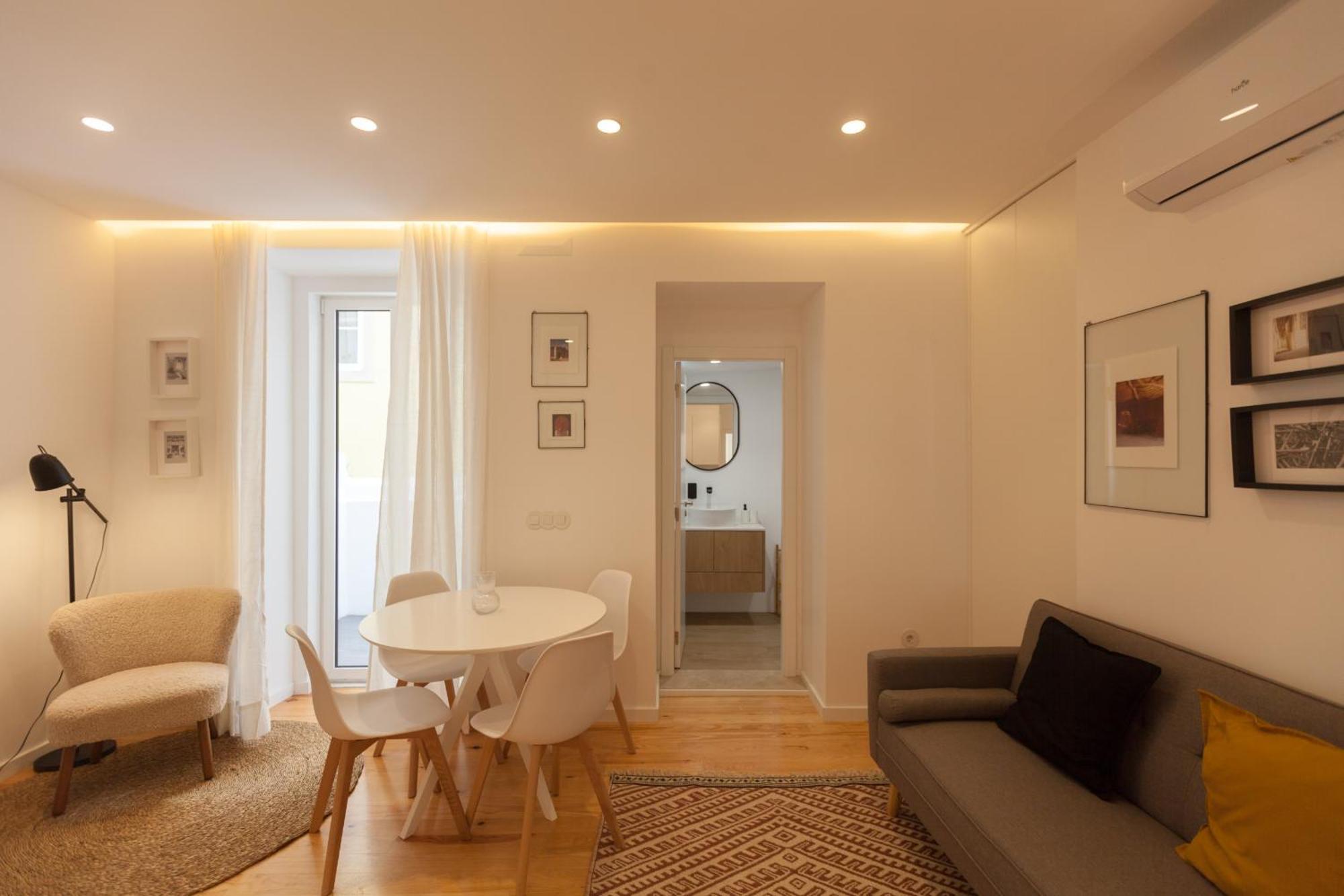 Flh Alcantara Elegant Charm With Balcony Apartamento